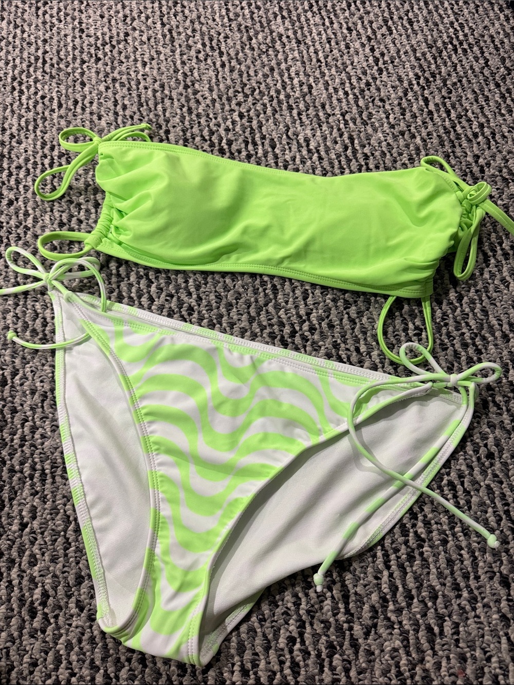 Bathing Suit Set - Picture 2 of 7